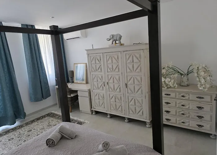 Luxury Seaview Apartment